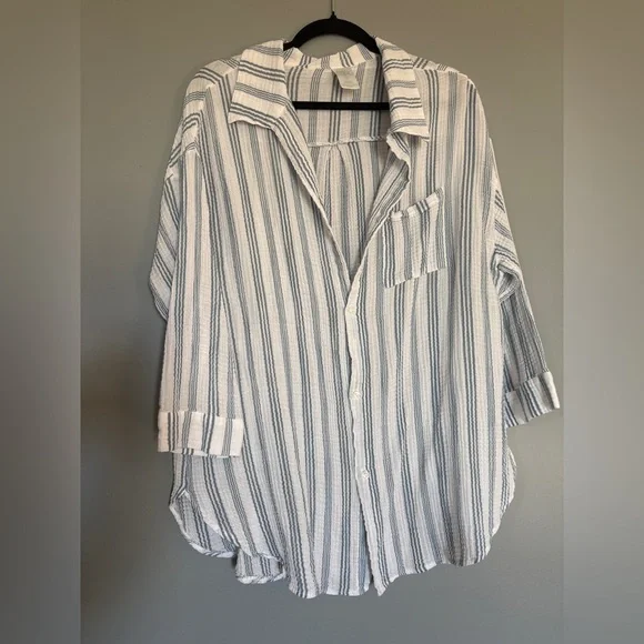 Kona Sol Blue and White Striped Top - Picture 1 of 3